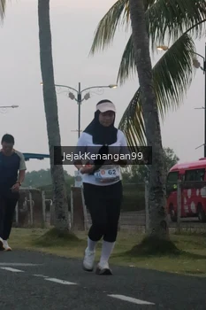 Runner Photo 4317749