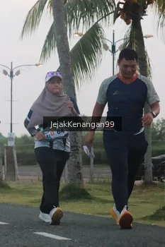 Runner Photo 4317759