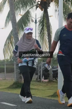 Runner Photo 4317773
