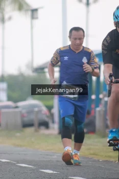 Runner Photo 4317789