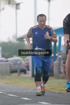 Runner Photo 4317793