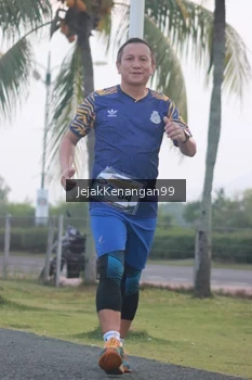 Runner Photo 4317797