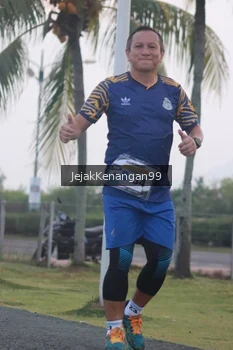 Runner Photo 4317805
