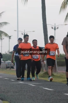 Runner Photo 4317819