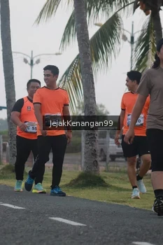 Runner Photo 4317828