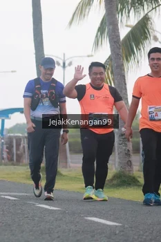 Runner Photo 4317852