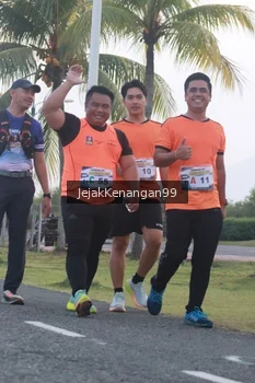 Runner Photo 4317860