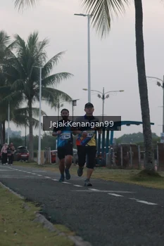 Runner Photo 4317910