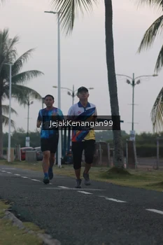 Runner Photo 4317917