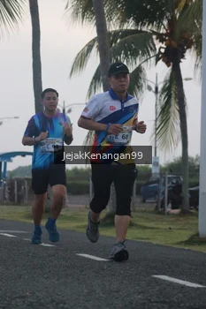 Runner Photo 4317924