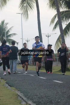 Runner Photo 4317945