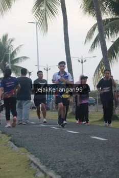 Runner Photo 4317948