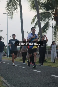 Runner Photo 4317957