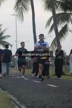 Runner Photo 4317959
