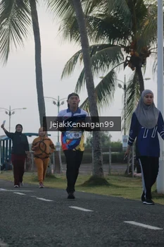 Runner Photo 4317974