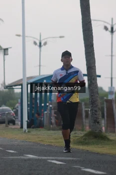 Runner Photo 4318015