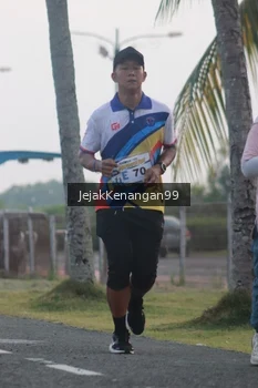Runner Photo 4318020