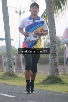 Runner Photo 4318030