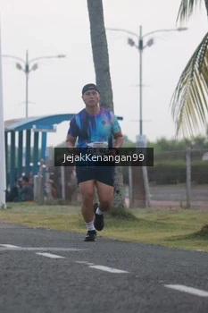 Runner Photo 4318032