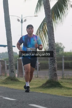 Runner Photo 4318048