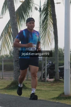 Runner Photo 4318056