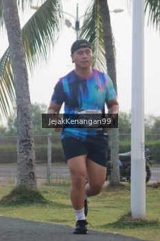 Runner Photo 4318070