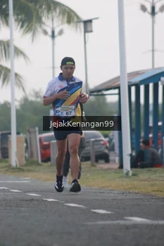 Runner Photo 4318074