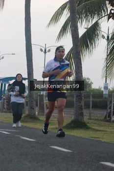 Runner Photo 4318075