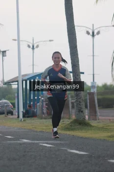 Runner Photo 4318095