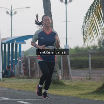 Runner Photo 4318103