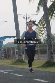 Runner Photo 4318111
