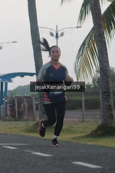 Runner Photo 4318116