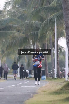 Runner Photo 4318182
