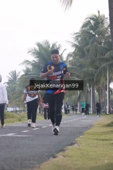 Runner Photo 4318262