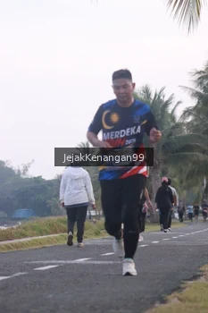 Runner Photo 4318311
