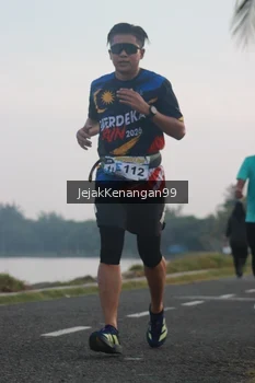 Runner Photo 4318316