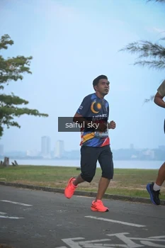 Runner Photo 4318335