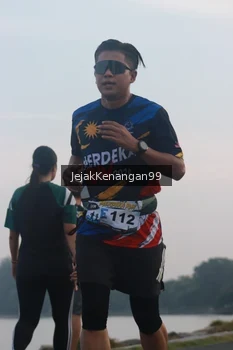 Runner Photo 4318343