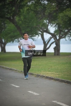 Runner Photo 4318353
