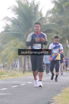 Runner Photo 4318355