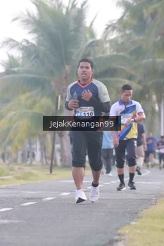 Runner Photo 4318356