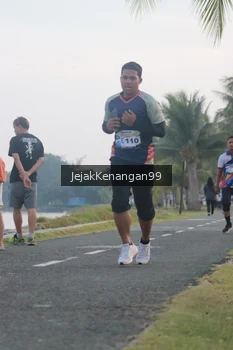 Runner Photo 4318365