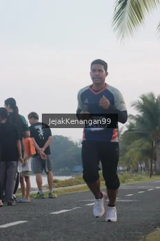 Runner Photo 4318369