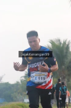 Runner Photo 4318382
