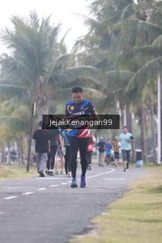 Runner Photo 4318388