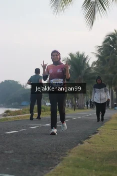 Runner Photo 4318403