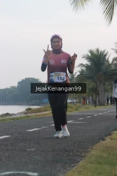 Runner Photo 4318414