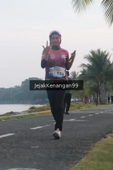 Runner Photo 4318415