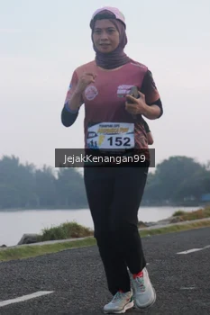Runner Photo 4318424