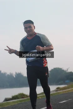 Runner Photo 4318430